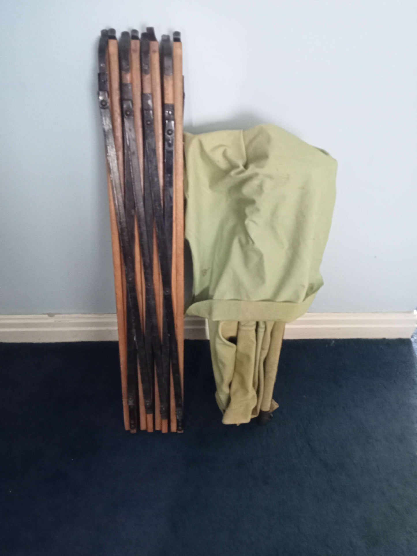 MILITARY WW11 MOBILE STRETCHER/BED Collector's item