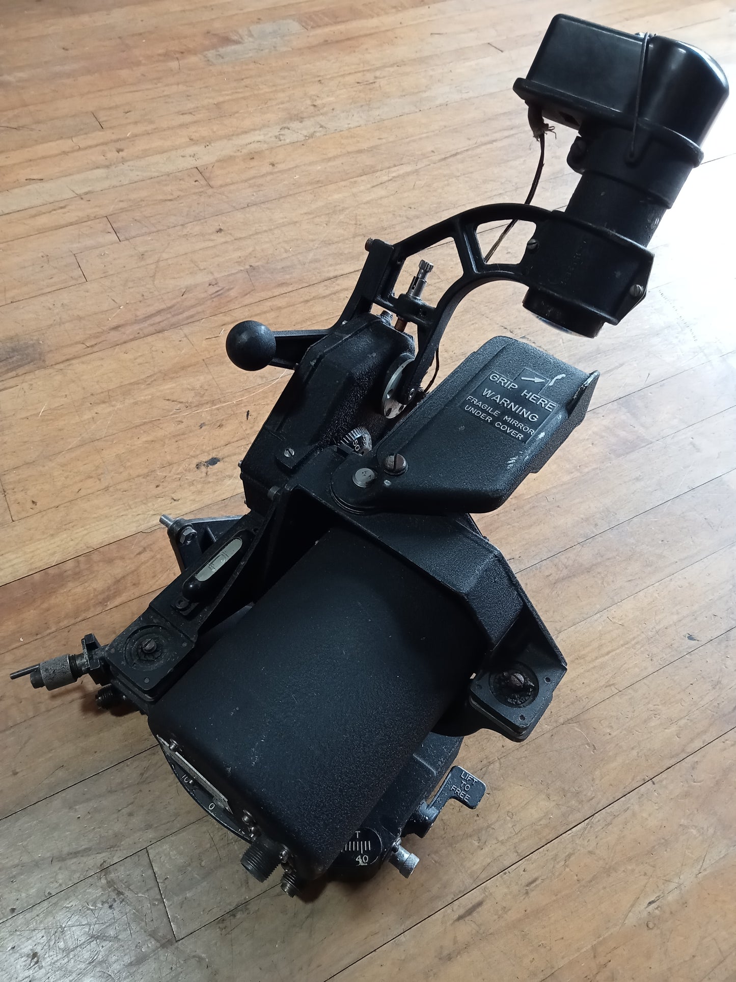 WW2 RAF bomb sight head