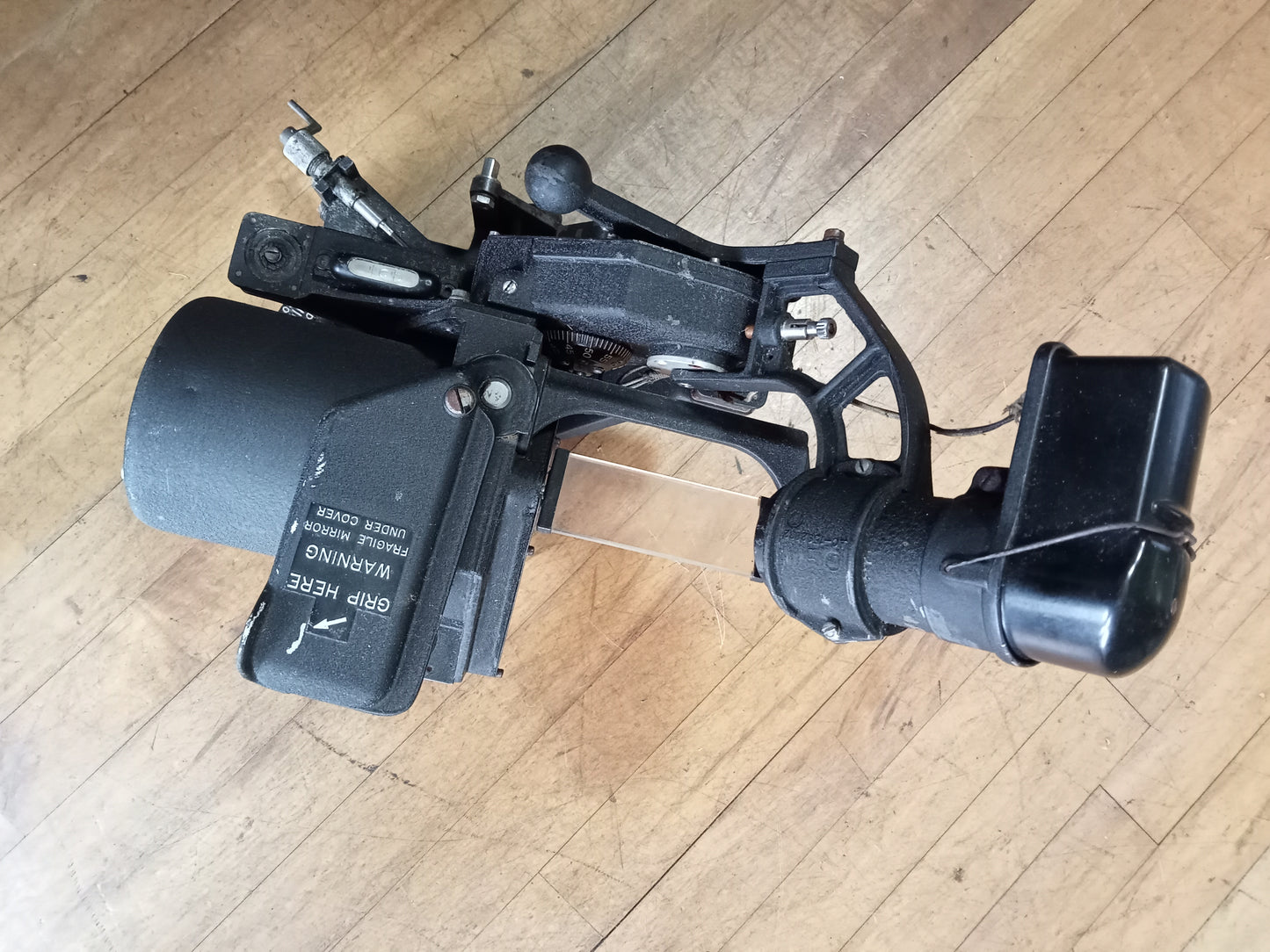 WW2 RAF bomb sight head